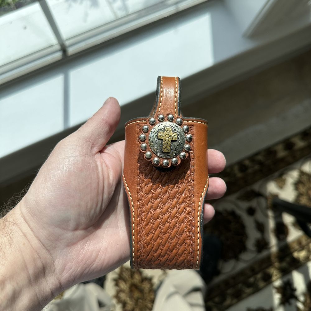 Cowperson Tack Belt Clip‎ Case 5.5x2 Inch Phone Leather Christian Cross Concho